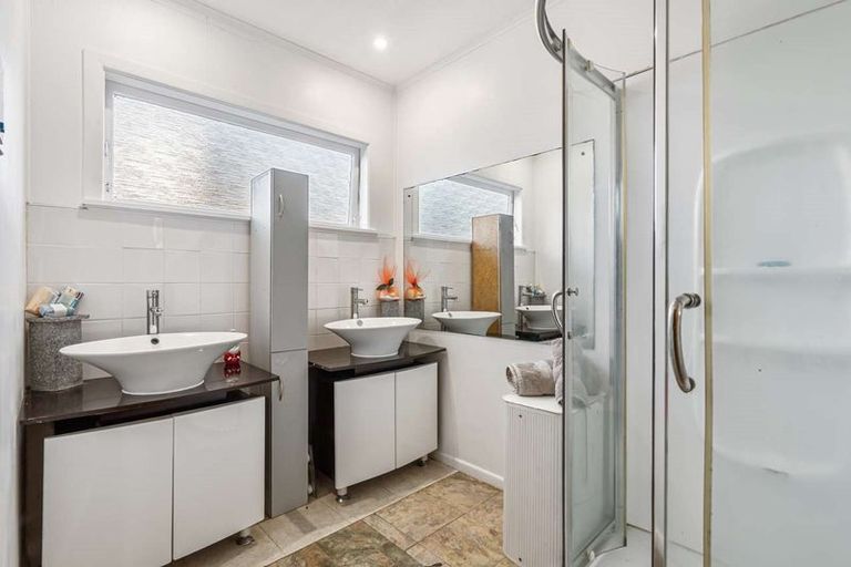 Photo of property in 19 Wanaka Place, Pakuranga Heights, Auckland, 2010