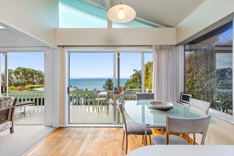 Photo of property in 278 Whangaparaoa Road, Red Beach, 0932