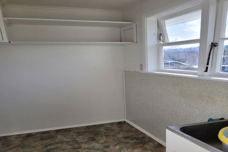 Photo of property in 33 Naenae Road, Naenae, Lower Hutt, 5011