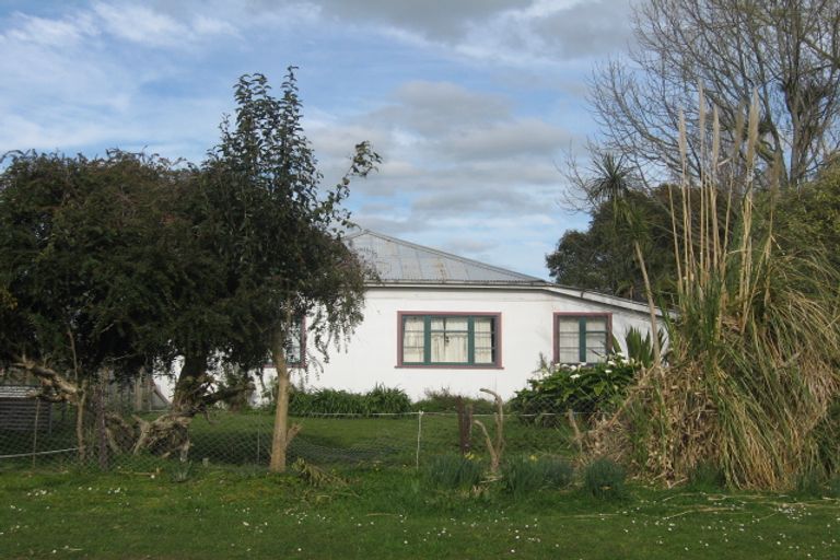 Photo of property in 1-5 Puketea Street, Tokomaru, Palmerston North, 4474