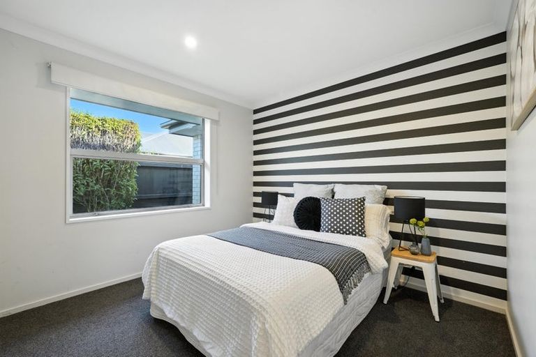 Photo of property in 18 Churchill Drive, Rangiora, 7400