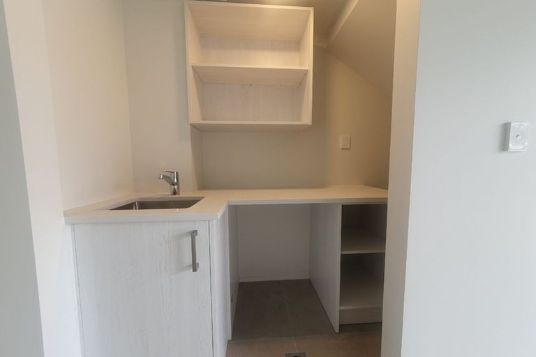 Photo of property in 3d Datura Place, Sunnynook, Auckland, 0620