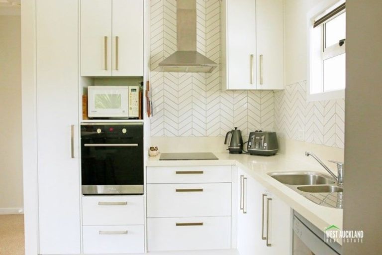 Photo of property in 40 Hindmarsh Street, Henderson, Auckland, 0612