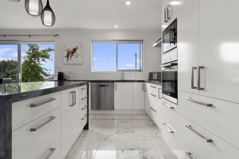 Photo of property in 10 Vista Close, Omokoroa, 3114