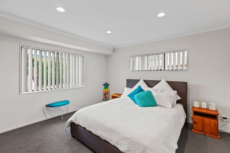 Photo of property in 11 O'sullivan Place, Waiuku, 2123