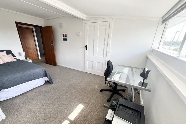 Photo of property in 36 Rangatira Road, Birkenhead, Auckland, 0626