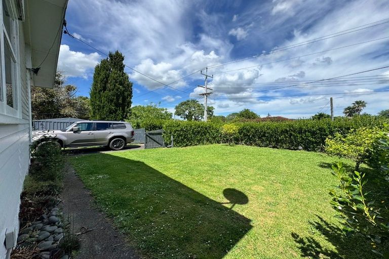 Photo of property in 17 Kayes Road, Pukekohe, 2120