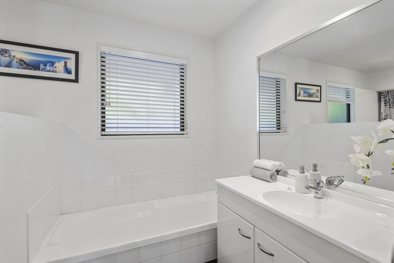 Photo of property in 129 William Brittan Avenue, Halswell, Christchurch, 8025