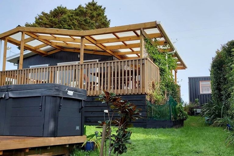 Photo of property in 633 Ormiston Road, Waipu, 0582