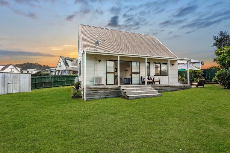 Photo of property in 114b Given Avenue, Whangamata, 3620