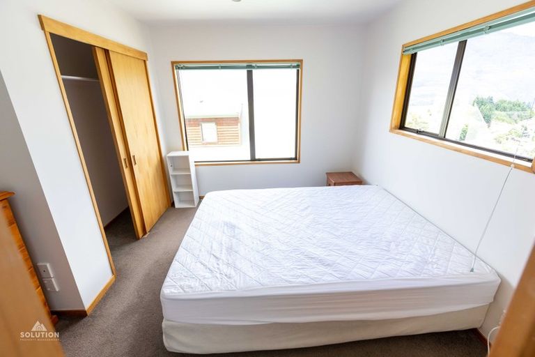 Photo of property in 7b Caples Place, Fernhill, Queenstown, 9300