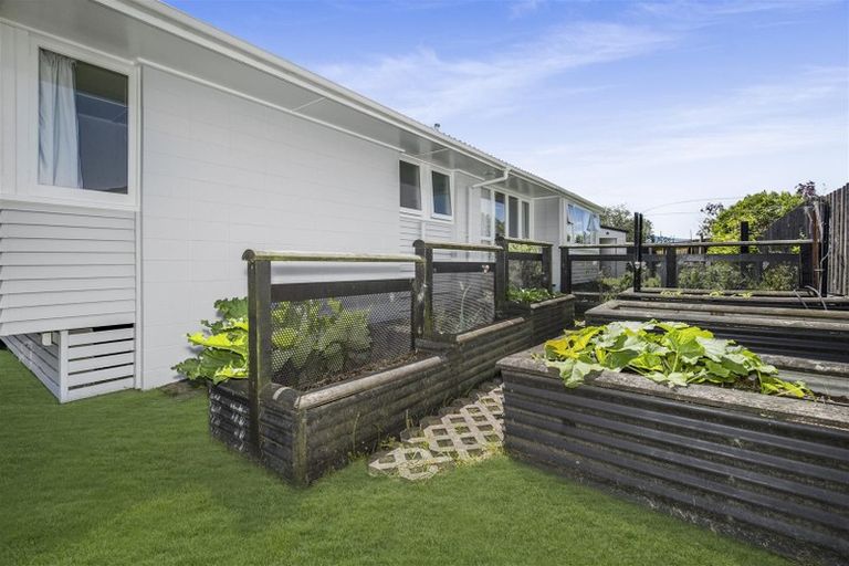 Photo of property in 4 Nikau Place, Waiuku, 2123