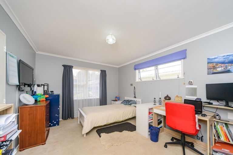 Photo of property in 14 Parkland Crescent, Terrace End, Palmerston North, 4410