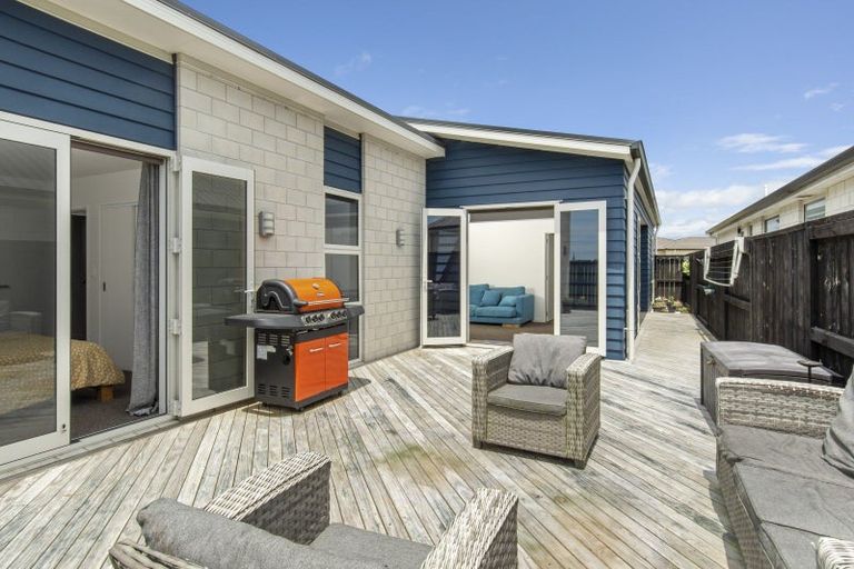 Photo of property in 28 Marion Crescent, Papamoa Beach, Papamoa, 3118