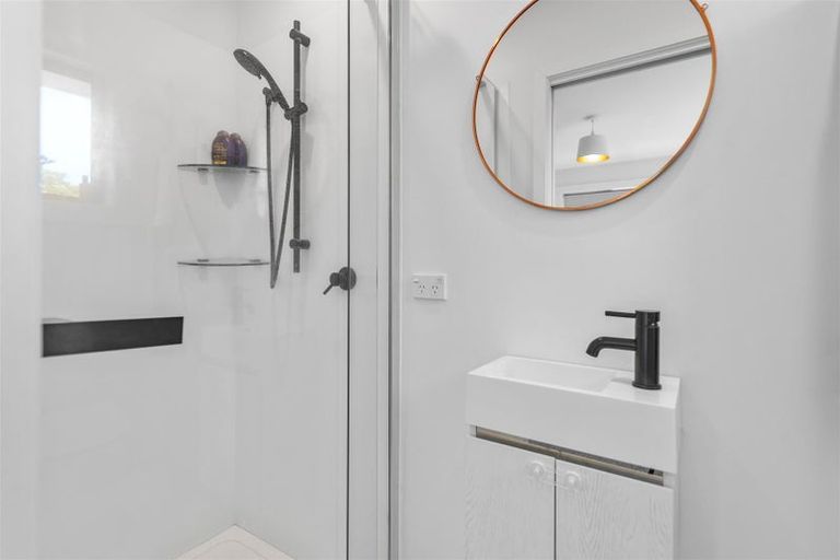 Photo of property in 11 Lombard Place, Avonhead, Christchurch, 8042