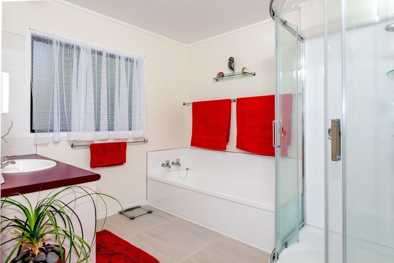 Photo of property in 28b Hornsea Road, Tairua, 3508