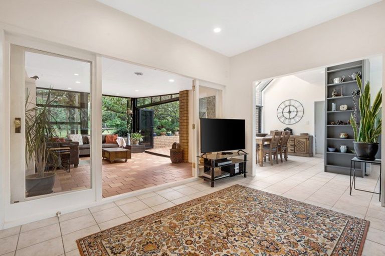 Photo of property in 151 Taupaki Road, Taupaki, Henderson, 0782