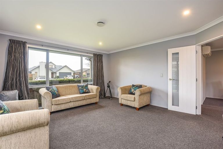 Photo of property in 37 Mariposa Crescent, Aidanfield, Christchurch, 8025