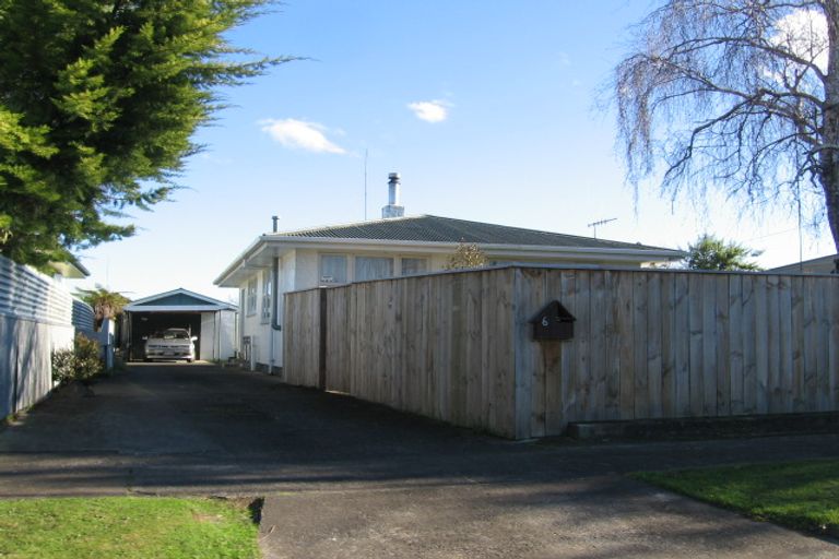 Photo of property in 6 Piper Place, Roslyn, Palmerston North, 4414