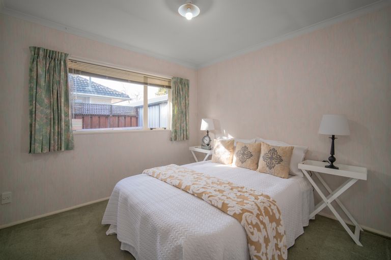 Photo of property in 15 Villa Grove, Ilam, Christchurch, 8041