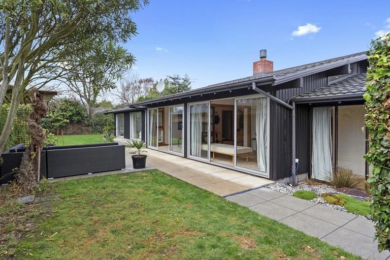 Photo of property in 33 Lynfield Avenue, Ilam, Christchurch, 8041