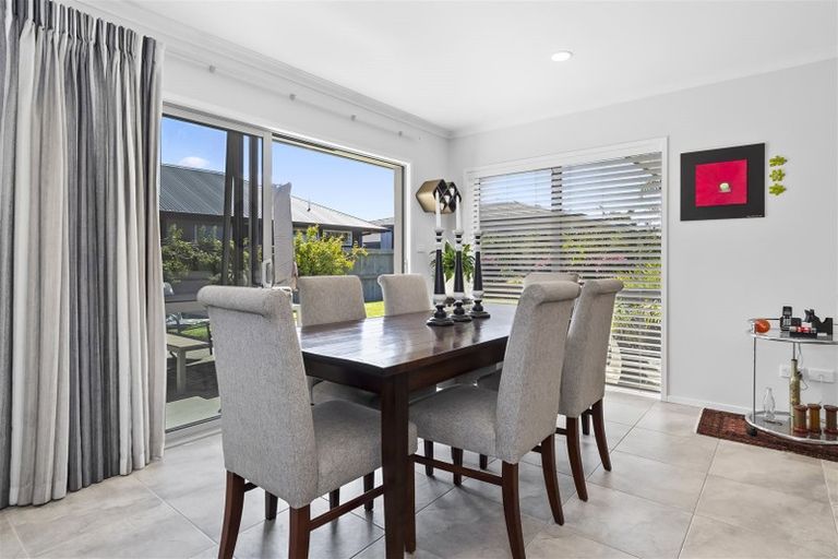 Photo of property in 10 Montia Close, Papamoa Beach, Papamoa, 3118