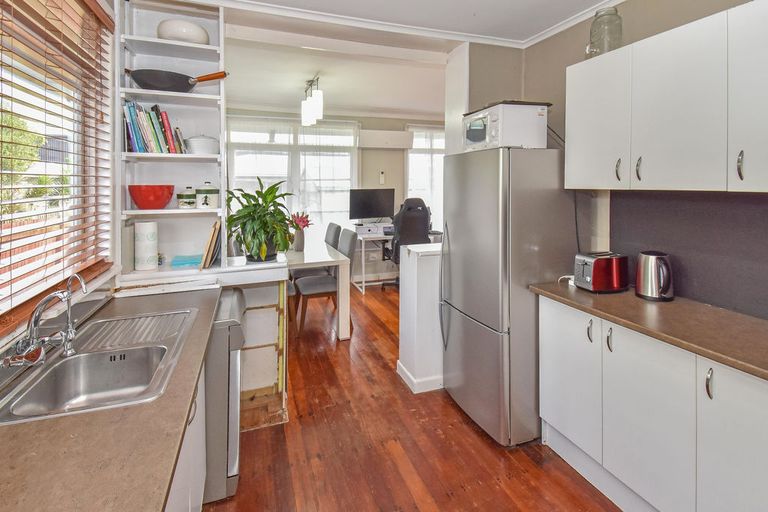 Photo of property in 2/16 View Road, Papakura, 2110