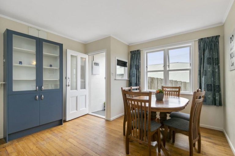 Photo of property in 206b Miromiro Road, Normandale, Lower Hutt, 5010