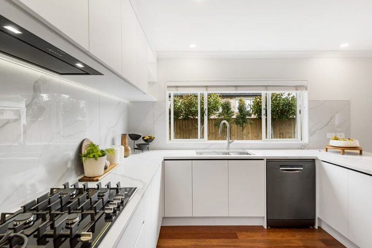 Photo of property in 5 Wye Oak Drive, Schnapper Rock, Auckland, 0632