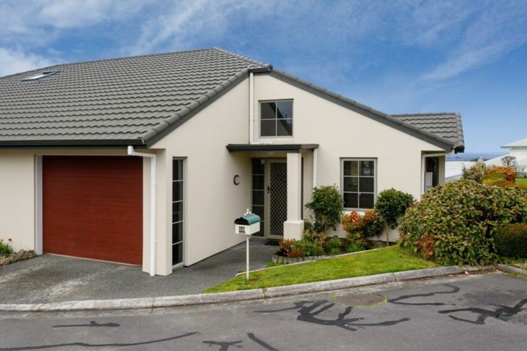 Photo of property in 28 Lakeridge Close, Rangatira Park, Taupo, 3330