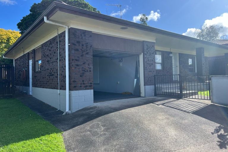 Photo of property in 2/40 Gills Avenue, Papakura, 2110