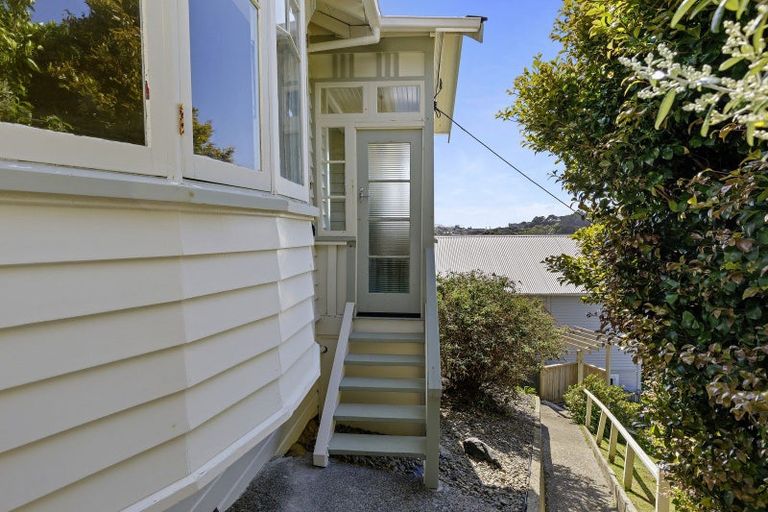 Photo of property in 22 Waikato Street, Island Bay, Wellington, 6023
