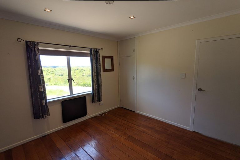 Photo of property in 501 Waikawa Beach Road, Manakau, Levin, 5573