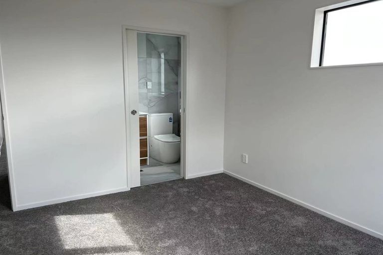 Photo of property in 41b Crestview Rise, Papakura, 2110