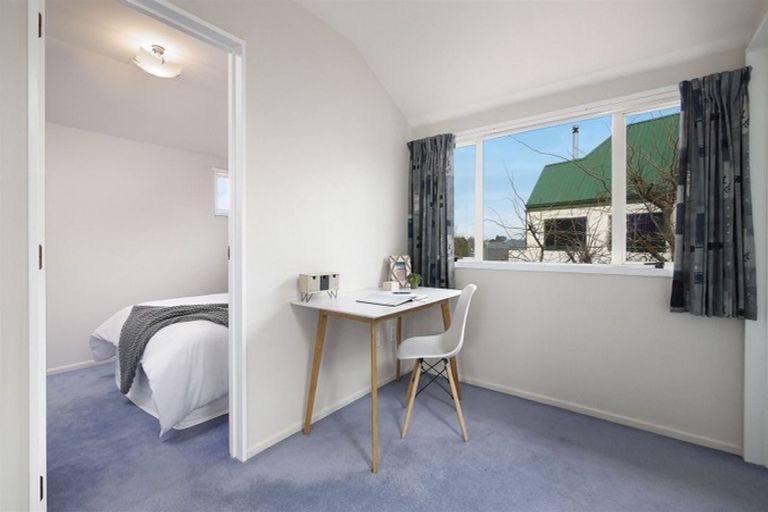 Photo of property in 10 Elmtree Close, Parklands, Christchurch, 8083