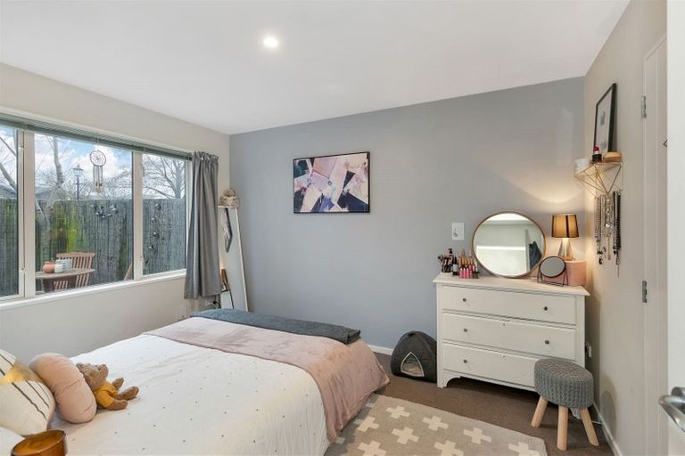 Photo of property in 2a Defoe Place, Waltham, Christchurch, 8023