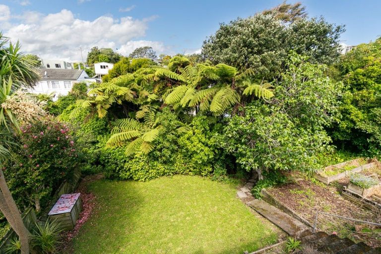 Photo of property in 29 Ngatitoa Street, Tawa, Wellington, 5028