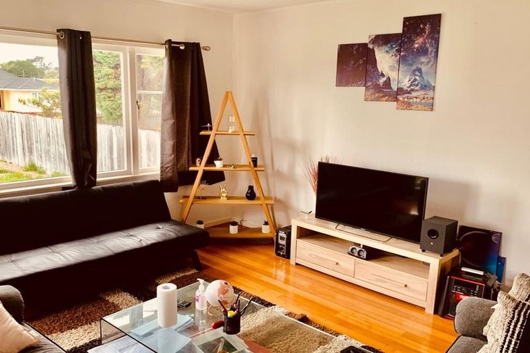 Photo of property in 32 Reid Road, New Lynn, Auckland, 0600