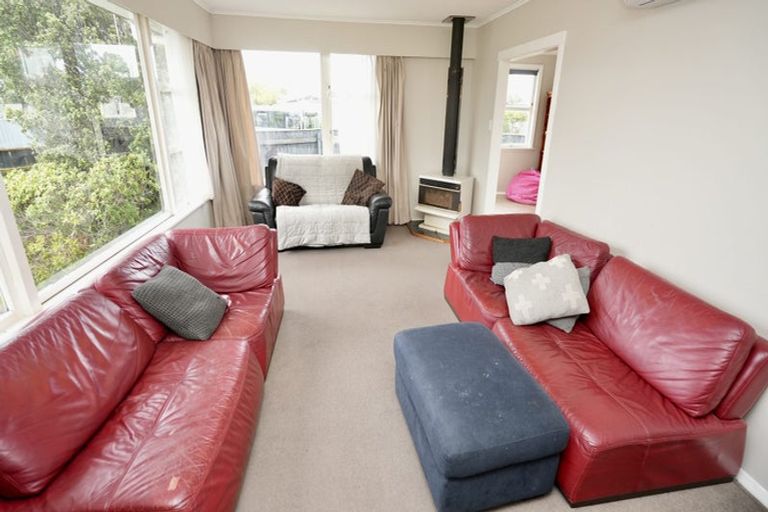 Photo of property in 28 Kaituna Street, Milson, Palmerston North, 4414