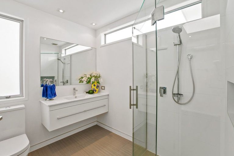 Photo of property in 17 Pitcairn Street, Oakura, 4314