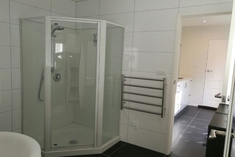 Photo of property in 24 Skye Road, East Tamaki Heights, Auckland, 2016