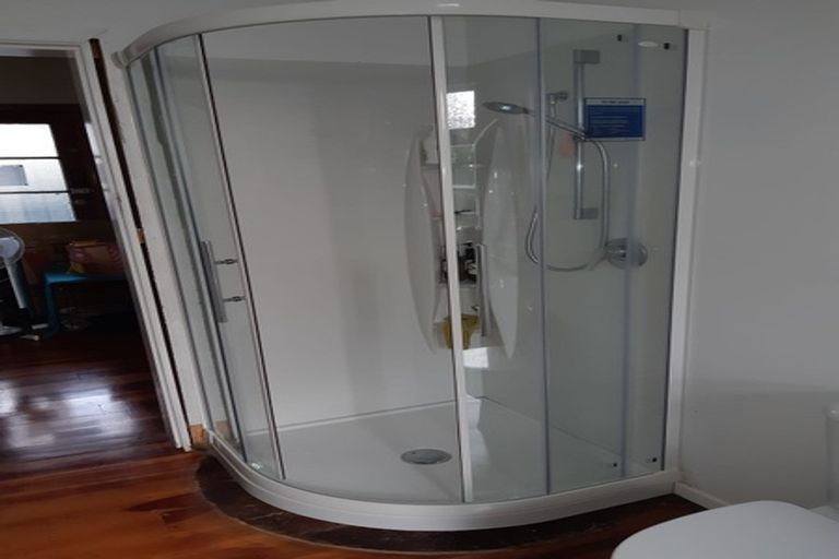 Photo of property in 5 Seddon Street, Carterton, 5713