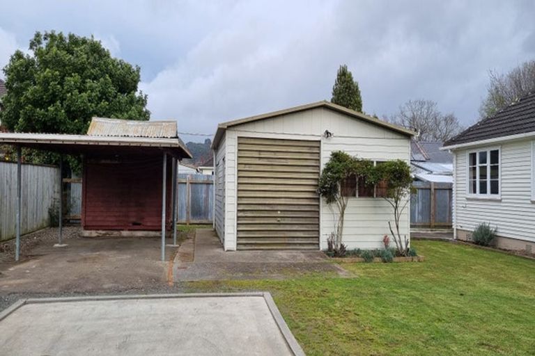 Photo of property in 18 Camp Street, Silverstream, Upper Hutt, 5019