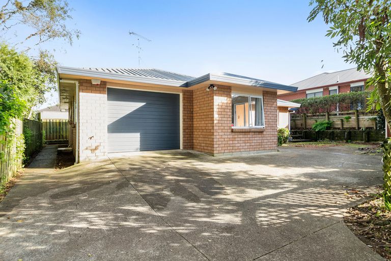 Photo of property in 19a Collie Road, Pukekohe, 2120