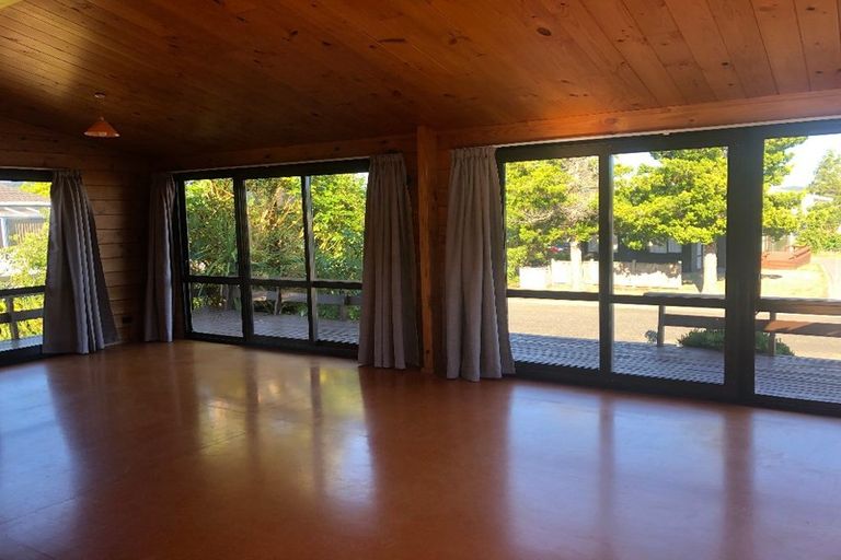 Photo of property in 11 Angela Place, Kinloch, Taupo, 3377
