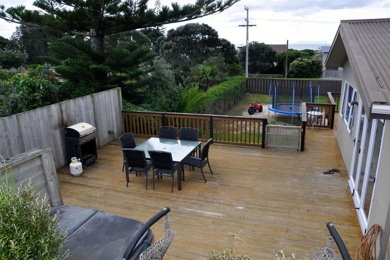 Photo of property in 174a Seaforth Road, Waihi Beach, 3611