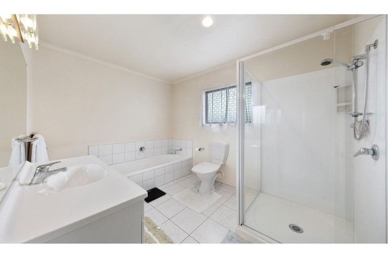 Photo of property in 12 Paloma Court, Hillpark, Auckland, 2102