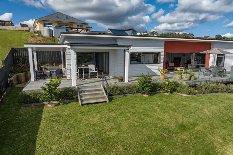 Photo of property in 4 Freyja Crescent, Coopers Beach, 0420