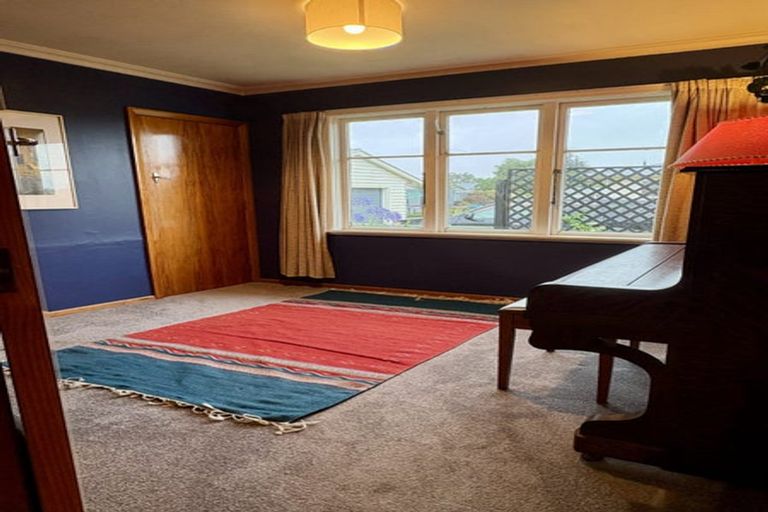 Photo of property in 14 Barrett Place, Carterton, 5713