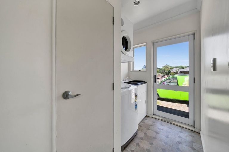 Photo of property in 75 Tauhuri Street, Manaia, 4612